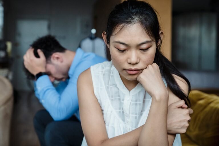 Un couple triste montrant l'ecart de libido